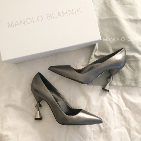 BNIB Manolo Blahnik Lily pumps heels 105mm